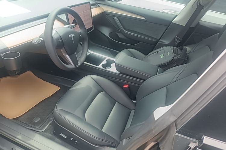 Used Tesla Model 3 2022 Rear-Wheel-Drive Version Left Front Seat