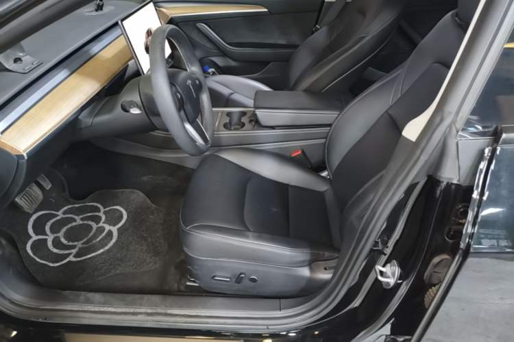 Used Tesla Model 3 2022 Rear-Wheel-Drive Version Left Front Seat