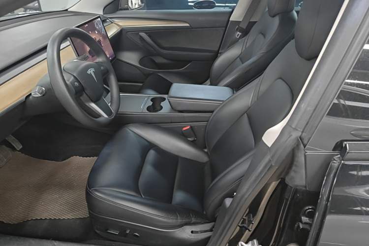 Used Tesla Model 3 2022 Rear-Wheel-Drive Version Left Front Seat