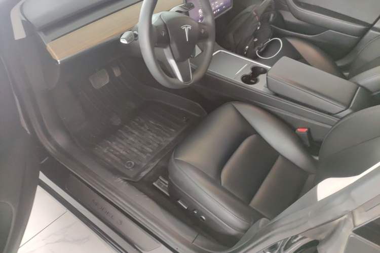 Used Tesla Model 3 2022 Rear-Wheel-Drive Version Left Front Seat