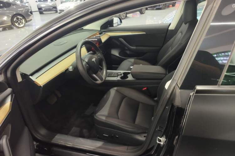 Used Tesla Model 3 2022 Rear-Wheel-Drive Version Left Front Seat