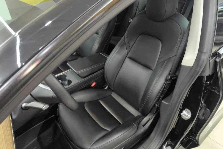 Used Tesla Model 3 2022 Rear-Wheel-Drive Version Left Front Seat