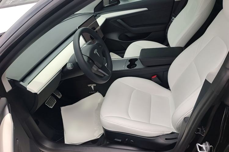 Used Tesla Model 3 2022 Rear-Wheel-Drive Version Left Front Seat