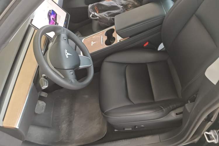 Used Tesla Model 3 2022 Rear-Wheel-Drive Version Left Front Seat