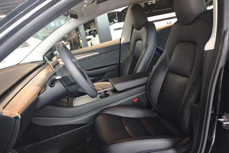 Used Tesla Model 3 2022 Rear-Wheel-Drive Version Left Front Seat
