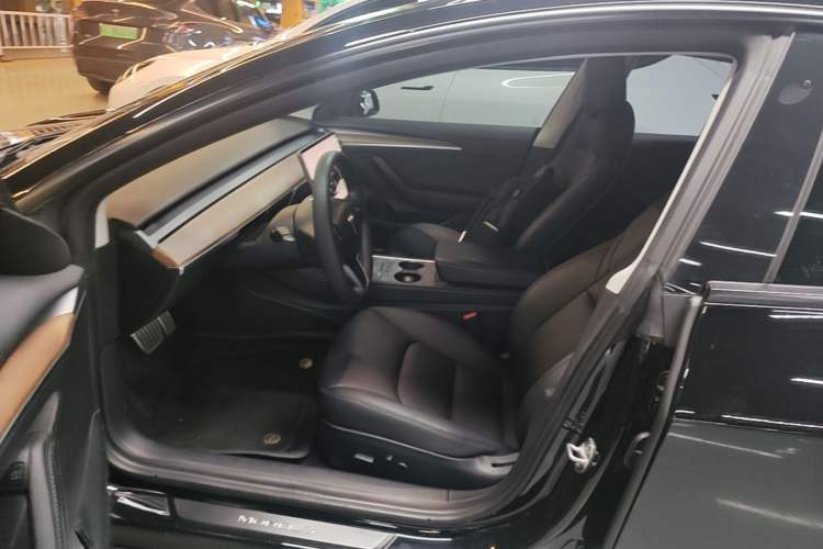 Used Tesla Model 3 2022 Performance High-Performance All-Wheel-Drive Version Left Front Seat