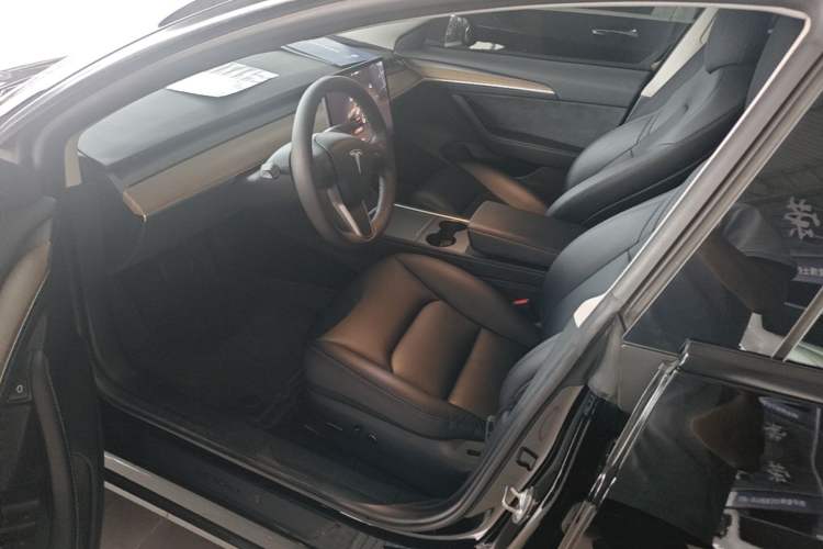Used Tesla Model 3 2022 Rear-Wheel-Drive Version Left Front Seat