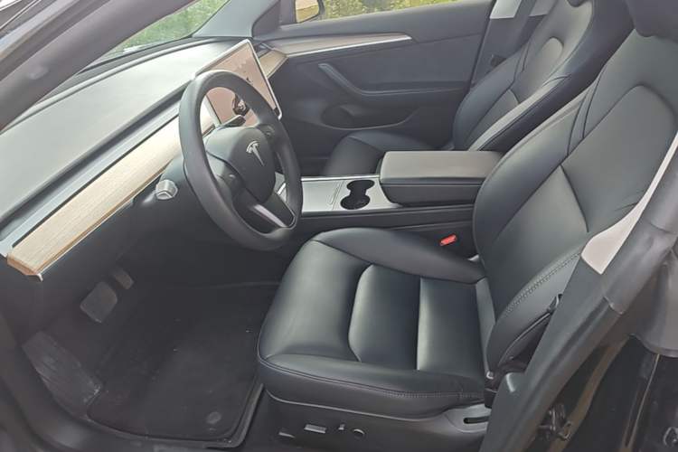 Used Tesla Model 3 2022 Rear-Wheel-Drive Version Left Front Seat