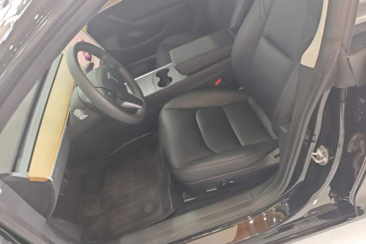 Used Tesla Model 3 2022 Rear-Wheel-Drive Version Left Front Seat