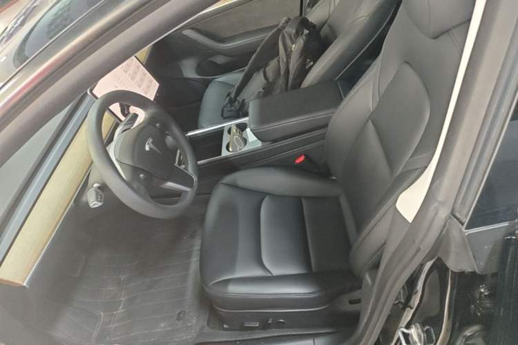 Used Tesla Model 3 2022 Rear-Wheel-Drive Version Left Front Seat