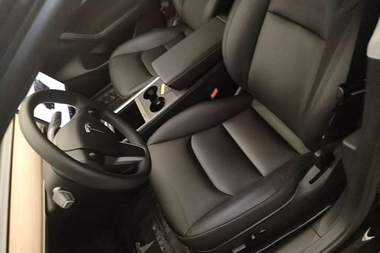 Used Tesla Model 3 2022 Rear-Wheel-Drive Version Left Front Seat