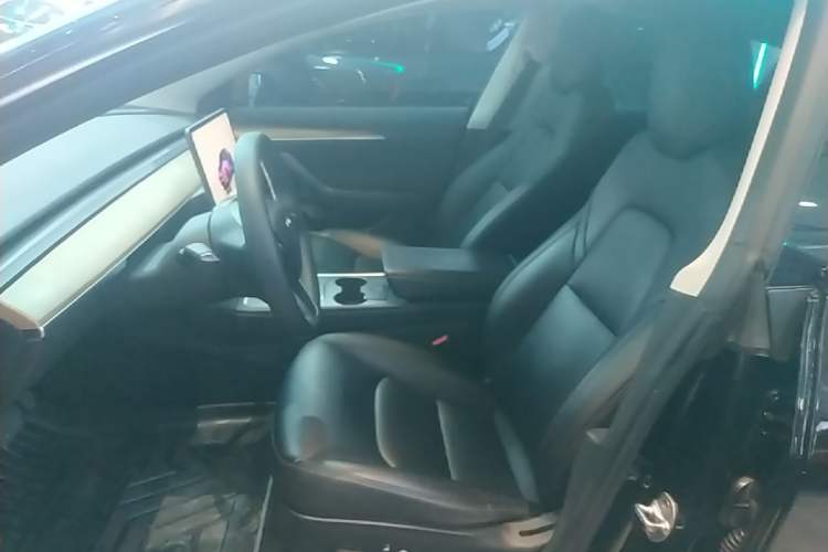 Used Tesla Model 3 2022 Rear-Wheel-Drive Version Left Front Seat