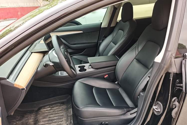 Used Tesla Model 3 2022 Rear-Wheel-Drive Version Left Front Seat