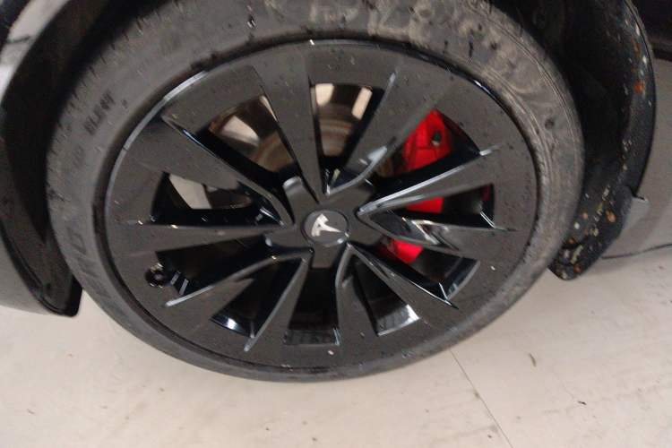 Used Tesla Model 3 2022 Rear-Wheel-Drive Version Left Front Wheel Hub