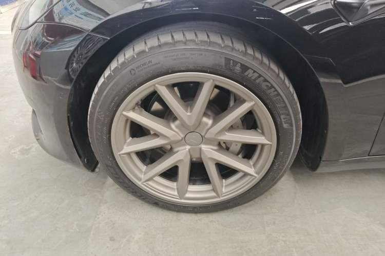 Used Tesla Model 3 2022 Rear-Wheel-Drive Version Left Front Wheel Hub