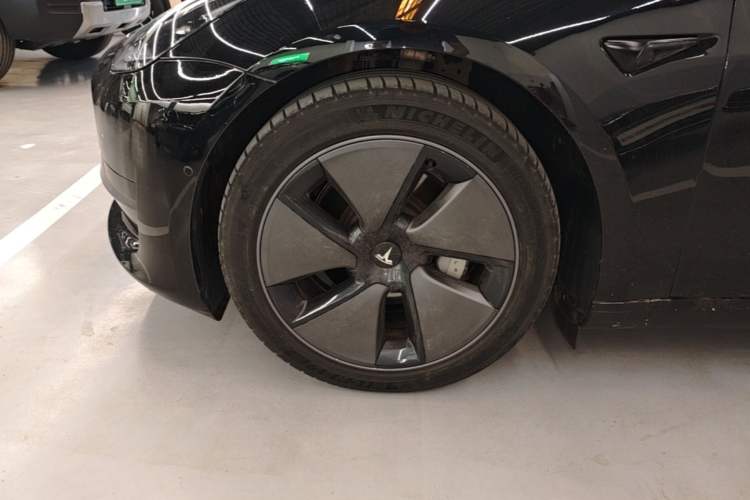 Used Tesla Model 3 2022 Rear-Wheel-Drive Version Left Front Wheel Hub