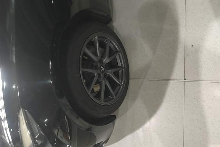 Used Tesla Model 3 2022 Rear-Wheel-Drive Version Left Front Wheel Hub