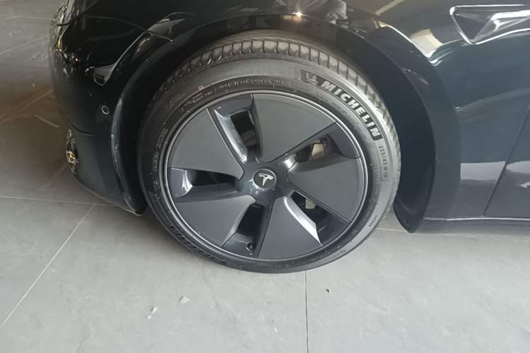 Used Tesla Model 3 2022 Rear-Wheel-Drive Version Left Front Wheel Hub