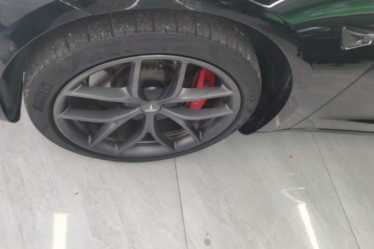Used Tesla Model 3 2022 Performance High-Performance All-Wheel-Drive Version Left Front Wheel Hub