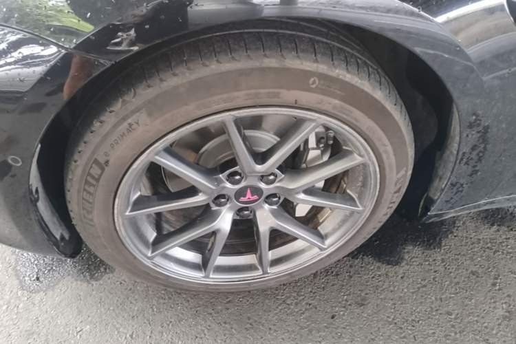Used Tesla Model 3 2022 Rear-Wheel-Drive Version Left Front Wheel Hub