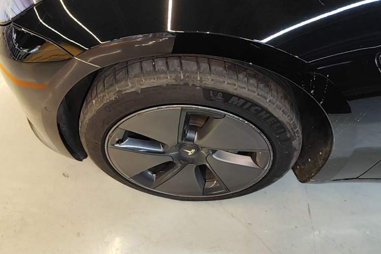 Used Tesla Model 3 2022 Rear-Wheel-Drive Version Left Front Wheel Hub