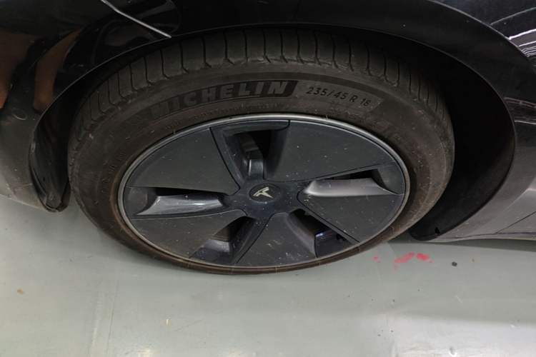 Used Tesla Model 3 2022 Rear-Wheel-Drive Version Left Front Wheel Hub
