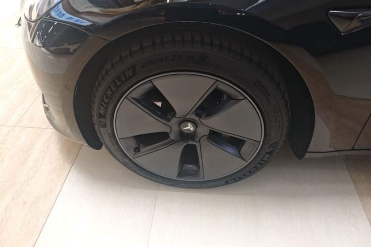 Used Tesla Model 3 2022 Rear-Wheel-Drive Version Left Front Wheel Hub