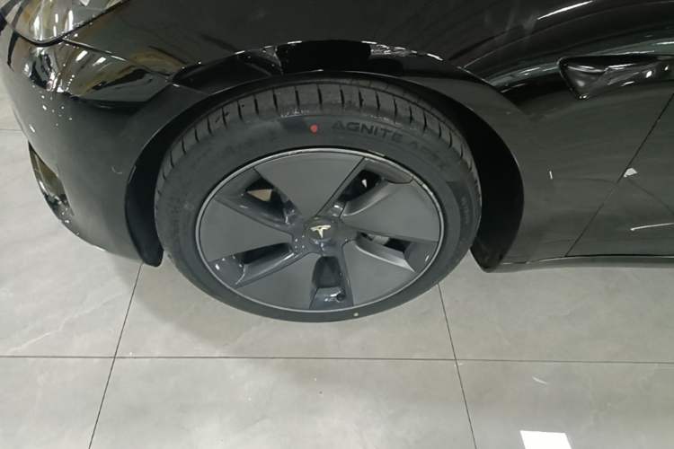 Used Tesla Model 3 2022 Rear-Wheel-Drive Version Left Front Wheel Hub