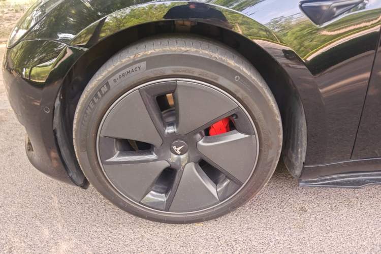 Used Tesla Model 3 2022 Rear-Wheel-Drive Version Left Front Wheel Hub