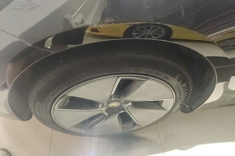 Used Tesla Model 3 2022 Rear-Wheel-Drive Version Left Front Wheel Hub