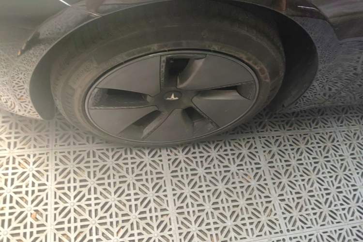 Used Tesla Model 3 2022 Rear-Wheel-Drive Version Left Front Wheel Hub