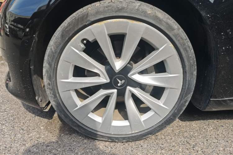 Used Tesla Model 3 2022 Rear-Wheel-Drive Version Left Front Wheel Hub