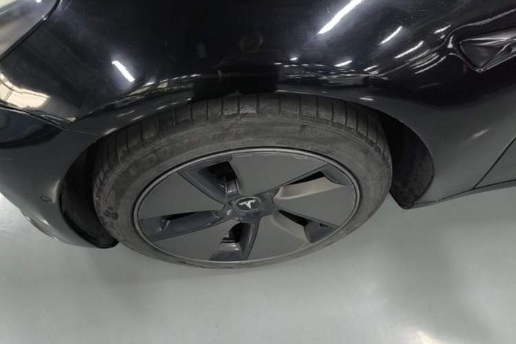 Used Tesla Model 3 2022 Rear-Wheel-Drive Version Left Front Wheel Hub
