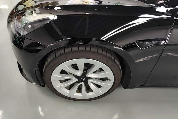 Used Tesla Model 3 2022 Rear-Wheel-Drive Version Left Front Wheel Hub