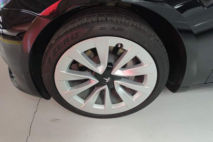 Used Tesla Model 3 2022 Rear-Wheel-Drive Version Left Front Wheel Hub