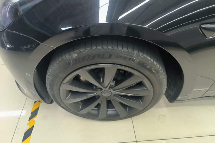 Used Tesla Model 3 2022 Rear-Wheel-Drive Version Left Front Wheel Hub