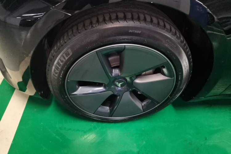 Used Tesla Model 3 2022 Rear-Wheel-Drive Version Left Front Wheel Hub