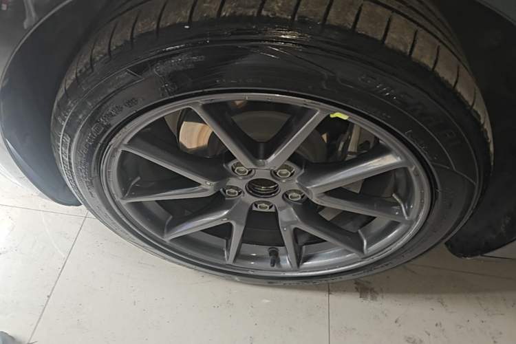 Used Tesla Model 3 2022 Rear-Wheel-Drive Version Left Front Wheel Hub