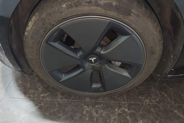 Used Tesla Model 3 2022 Rear-Wheel-Drive Version Left Front Wheel Hub
