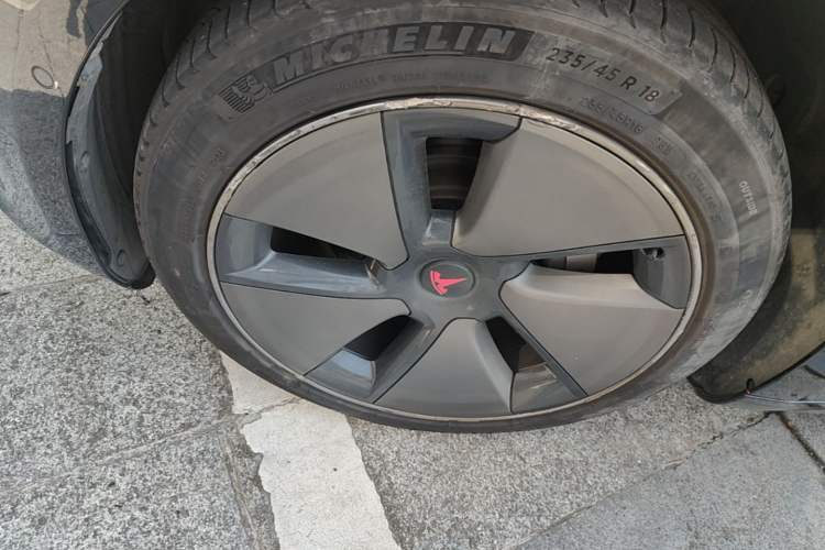 Used Tesla Model 3 2022 Rear-Wheel-Drive Version Left Front Wheel Hub