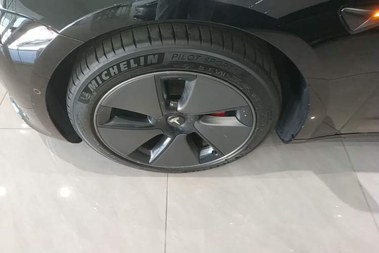 Used Tesla Model 3 2022 Rear-Wheel-Drive Version Left Front Wheel Hub