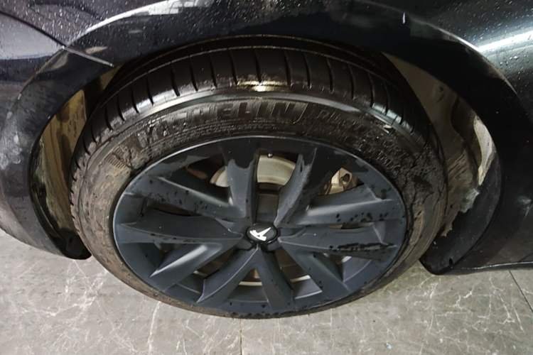 Used Tesla Model 3 2022 Rear-Wheel-Drive Version Left Front Wheel Hub