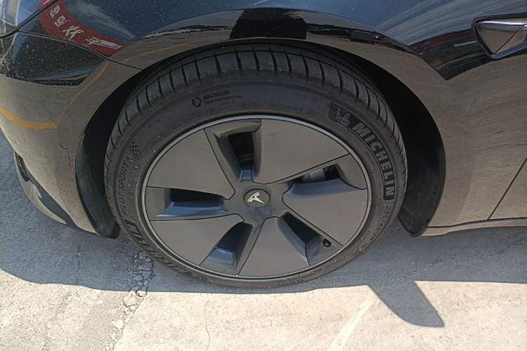 Used Tesla Model 3 2022 Rear-Wheel-Drive Version Left Front Wheel Hub