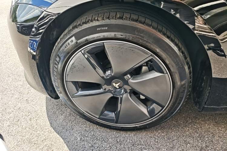 Used Tesla Model 3 2022 Rear-Wheel-Drive Version Left Front Wheel Hub