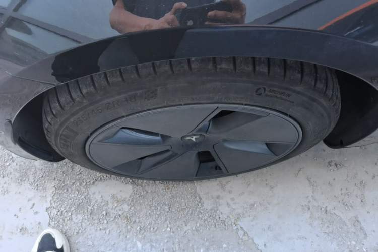 Used Tesla Model 3 2022 Rear-Wheel-Drive Version Left Front Wheel Hub
