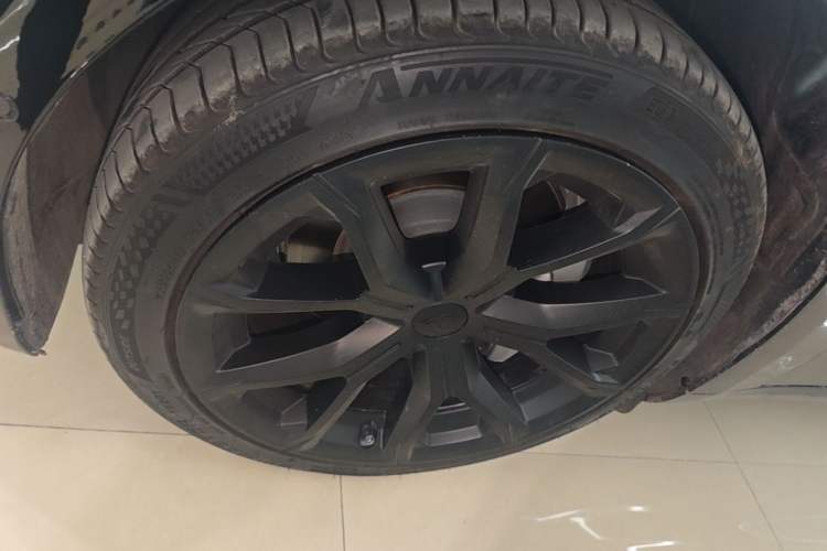 Used Tesla Model 3 2022 Rear-Wheel-Drive Version Left Front Wheel Hub