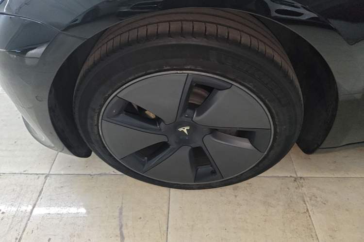 Used Tesla Model 3 2022 Rear-Wheel-Drive Version Left Front Wheel Hub