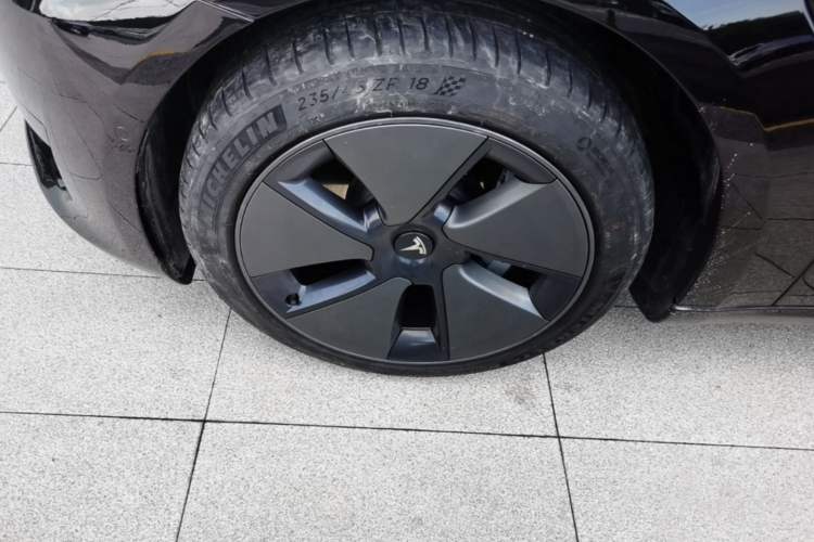 Used Tesla Model 3 2022 Rear-Wheel-Drive Version Left Front Wheel Hub