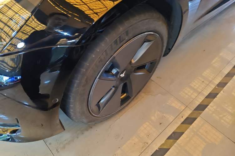 Used Tesla Model 3 2022 Rear-Wheel-Drive Version Left Front Wheel Hub
