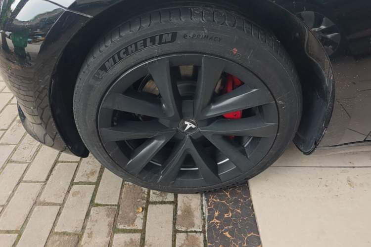 Used Tesla Model 3 2022 Rear-Wheel-Drive Version Left Front Wheel Hub